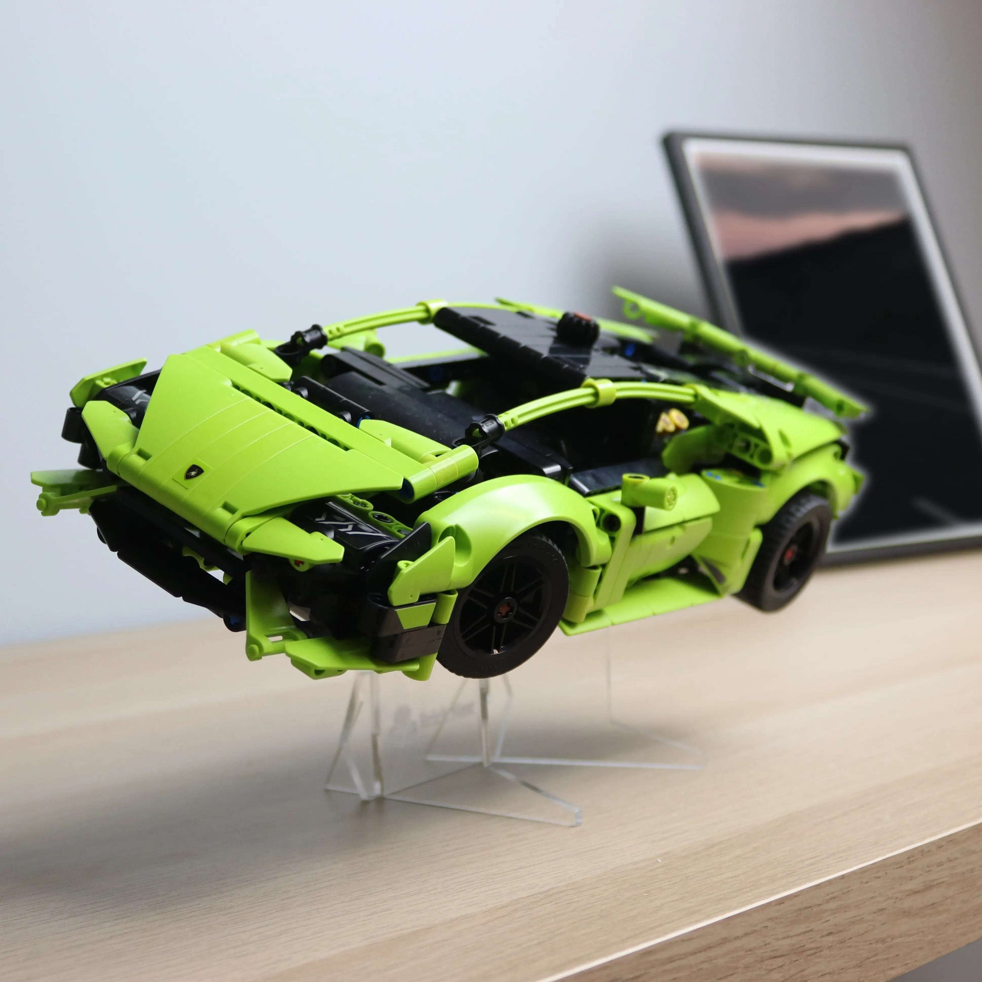Acrylic Display Stand for LEGO Lamborghini Huracán Tecnica