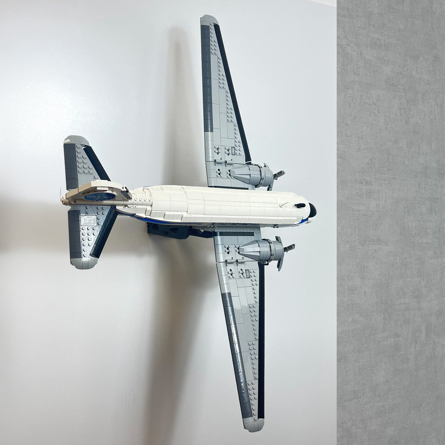 Display bracket for LEGO Icons PAN AM Airliner