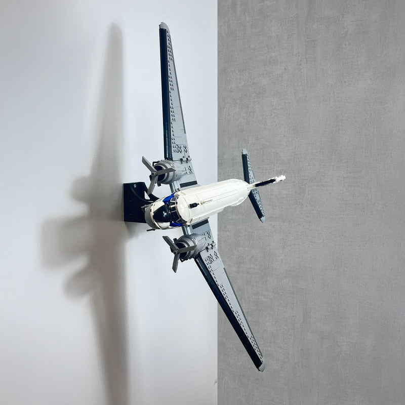 How to Display the LEGO Icons PAN AM Airliner (11378): Wall Mount Guide