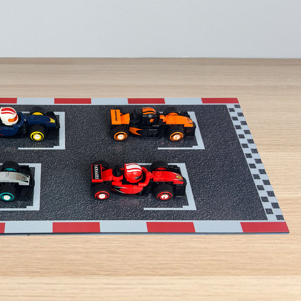 LEGO F1 Collectible Race Cars Display Grid: Create Your Own Starting Grid