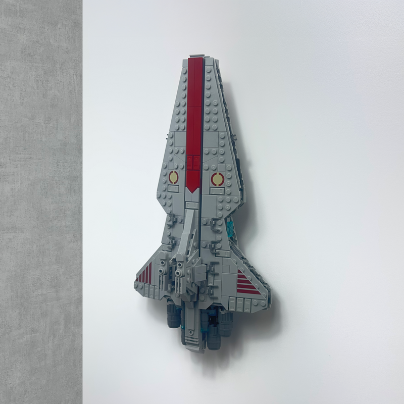 Vertical LEGO Wall Mount for LEGO Venator-Class Attack Cruiser (75441)