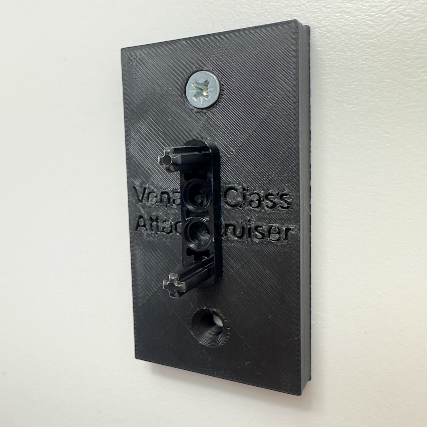 Vertical LEGO Wall Mount for LEGO Venator-Class Attack Cruiser (75441)