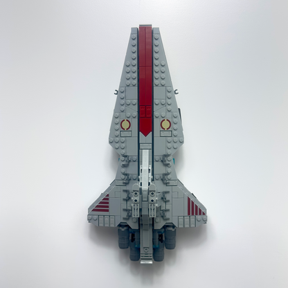 Vertical LEGO Wall Mount for LEGO Venator-Class Attack Cruiser (75441)