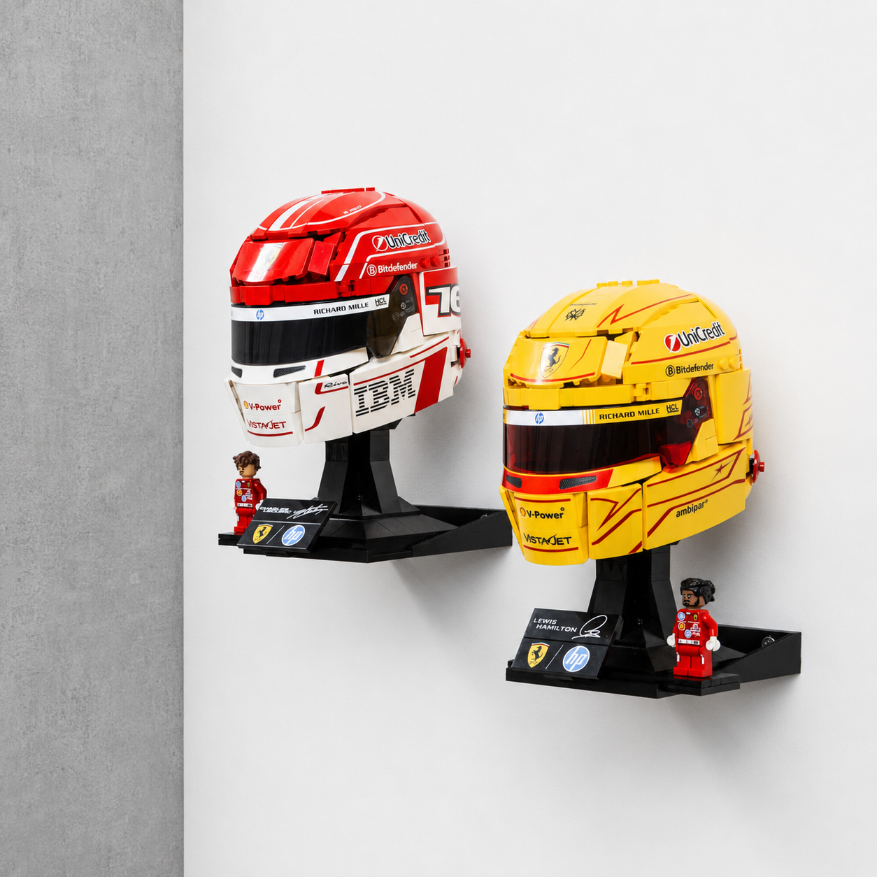 Wall mount compatible with LEGO F1 Ferrari helmet set 42014